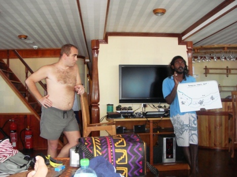 Pre-survey dive briefing