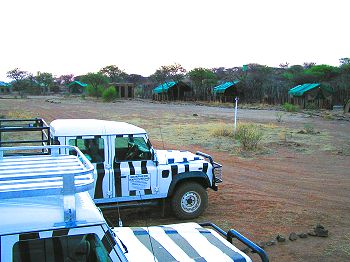 Safari tents and expedition Land Rovers
