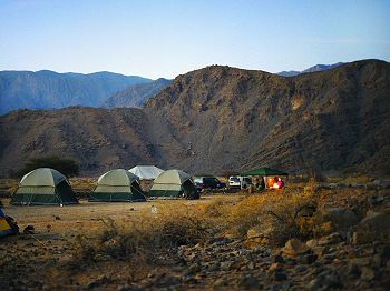 Field camp (dome sleeping tents) (courtesy of Andreas Hub).