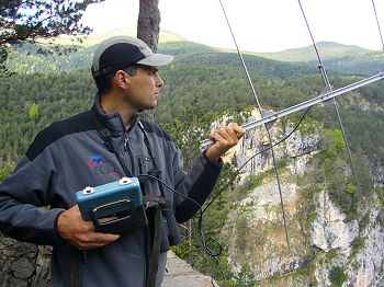 Locating lammergeyers by radio telemetry