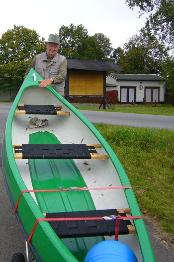 Bereitmachen für die Kanusafari Bereitmachen für die Kanusafari